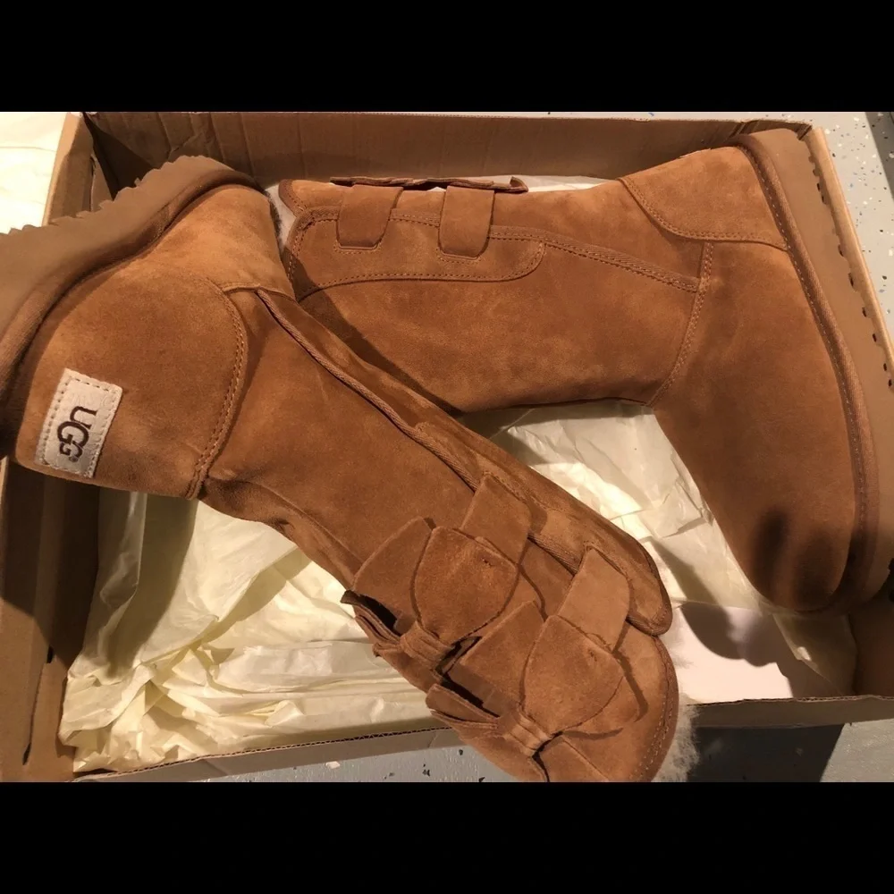 👢👢New in Box UGG Allegra Double Bow Chestnut tall  Boots size9